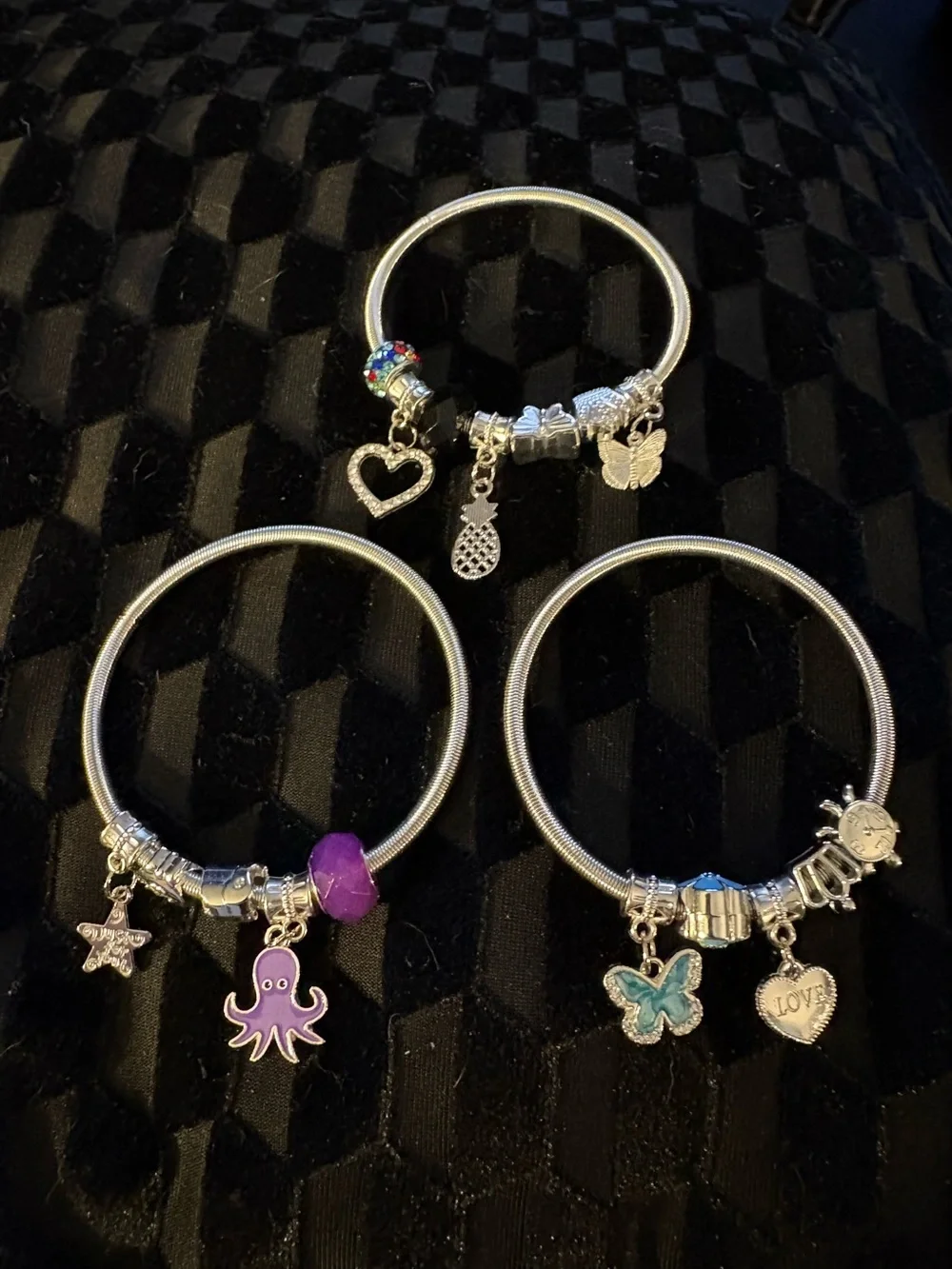 Bracelet- Girls Stretch 3 Bracelets  adorable nwt Tray 115